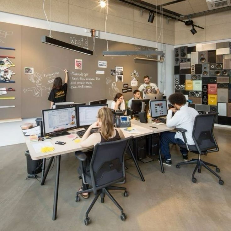 Moderne Holzstruktur mit hellen Oberflächen